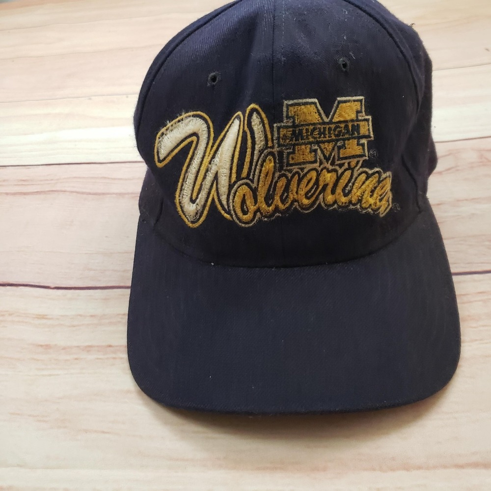 Vintage Michigan Wolverines Hat Cap Fitted Mens 7-7 3/4 NCAA Starter 90s